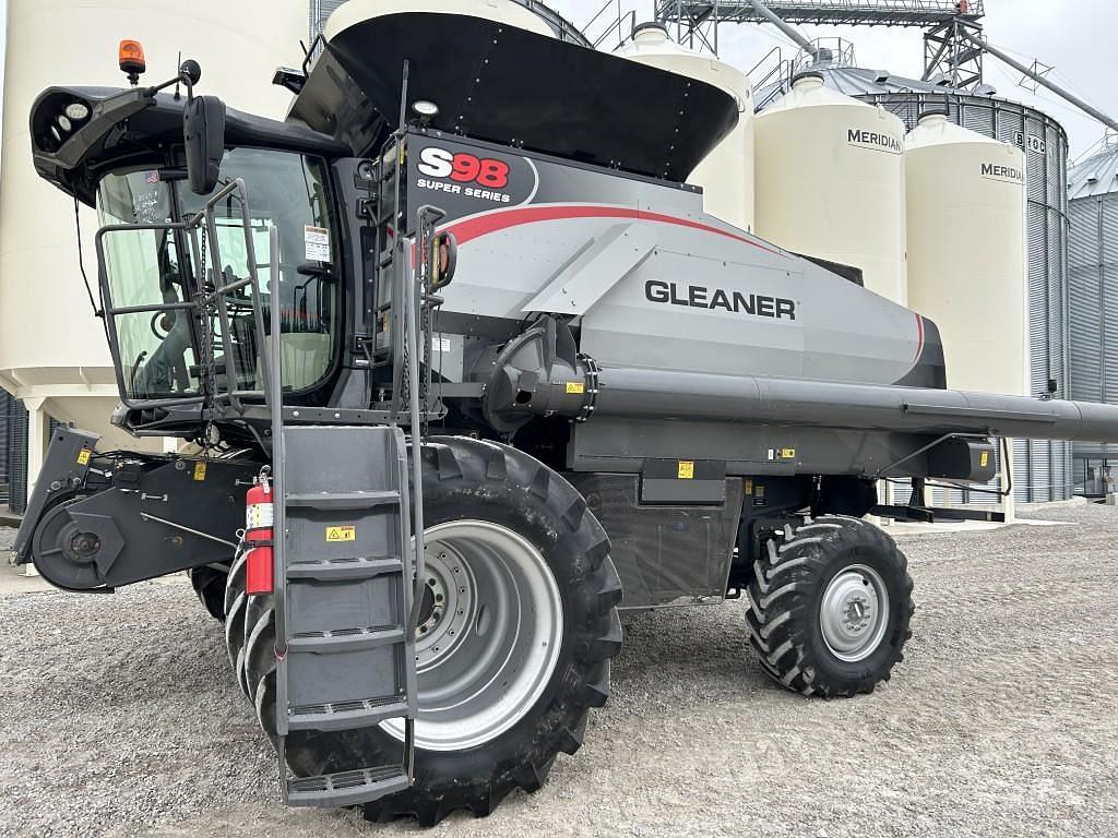 Image of Gleaner S98 Primary image