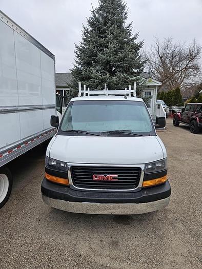 Image of GMC Savana 2500 equipment image 2