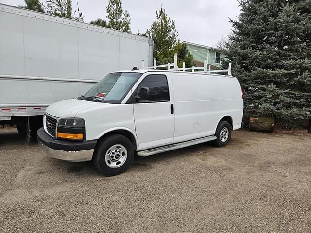 Image of GMC Savana 2500 equipment image 1