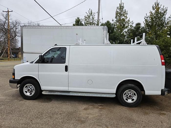 Image of GMC Savana 2500 Primary image