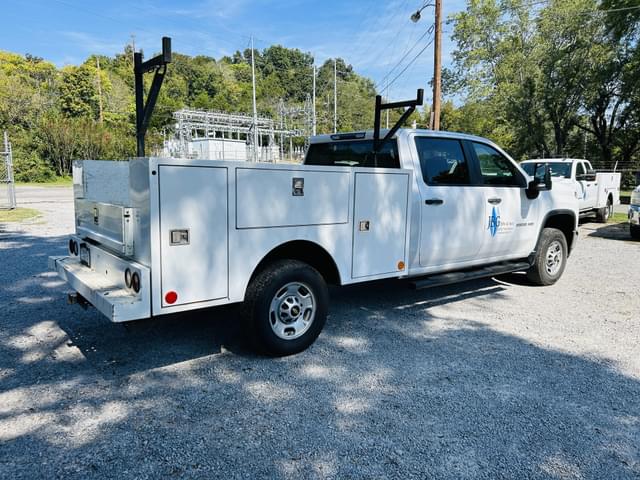 Image of GMC 2500HD equipment image 4
