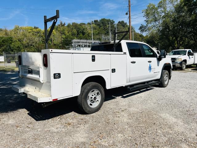 Image of GMC 2500HD equipment image 4