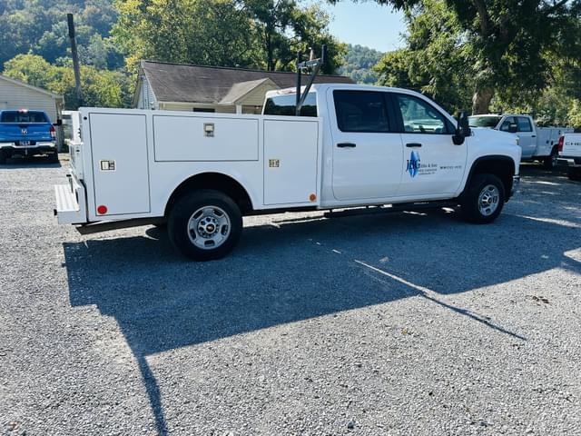 Image of GMC 2500HD equipment image 4