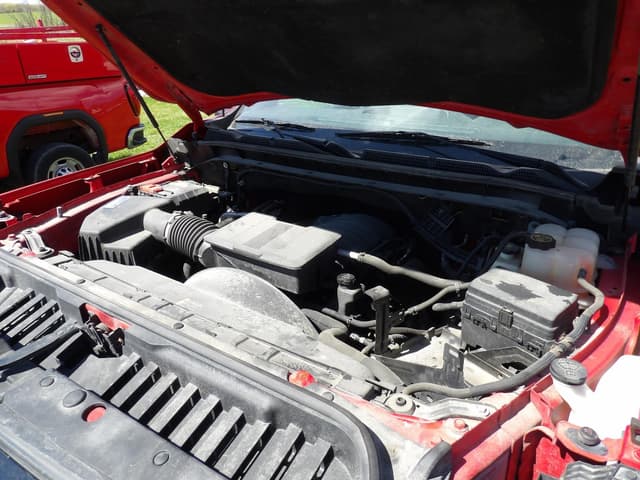 Image of GMC 2500HD equipment image 3