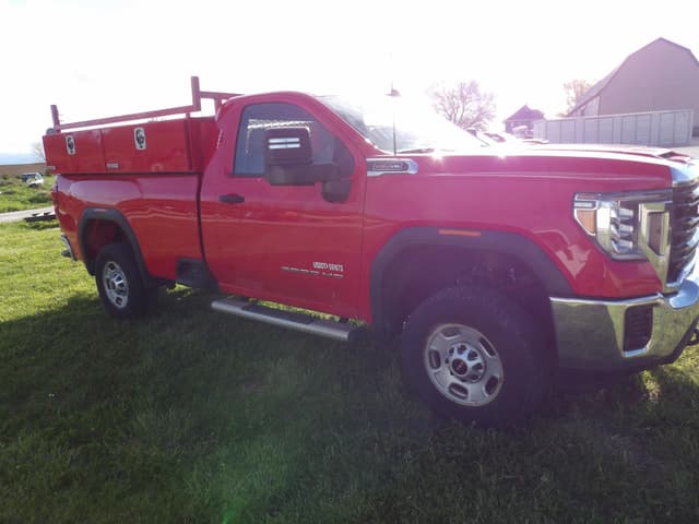 Image of GMC 2500HD equipment image 1