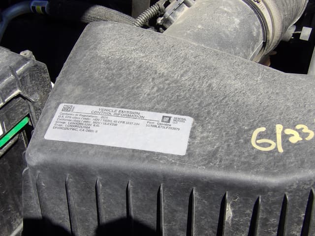 Image of GMC 2500HD equipment image 4