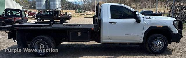 Image of GMC 3500HD equipment image 3