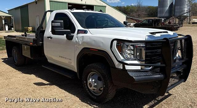 Image of GMC 3500HD equipment image 2