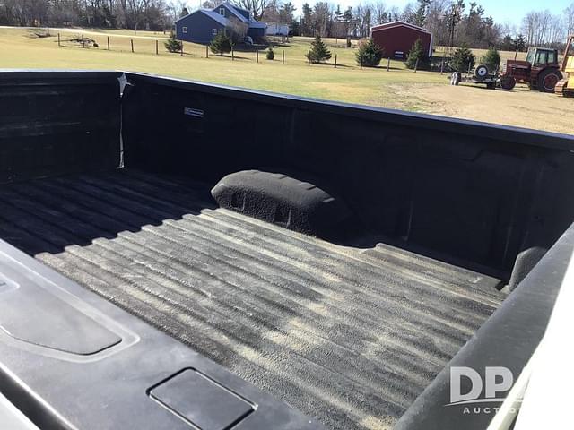 Image of GMC 3500HD equipment image 4