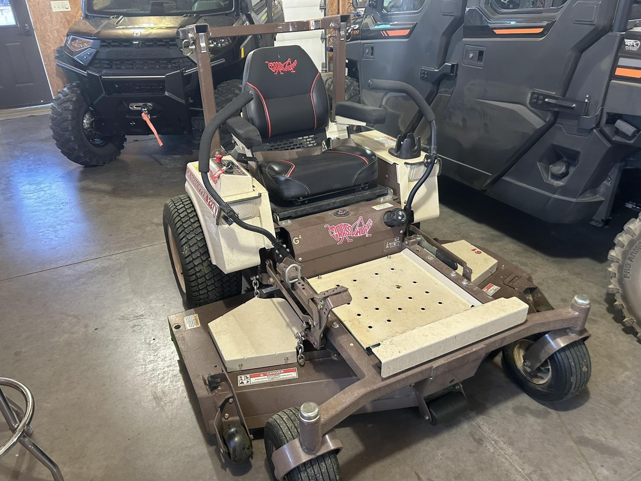 2020 Grasshopper 727 Equipment Image0