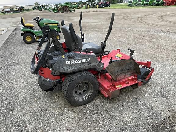 Image of Gravely Pro-Turn 160 equipment image 4