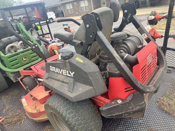 Image of Gravely Pro-Turn 260 equipment image 1