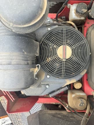 Image of Gravely Pro-Turn 260 equipment image 3