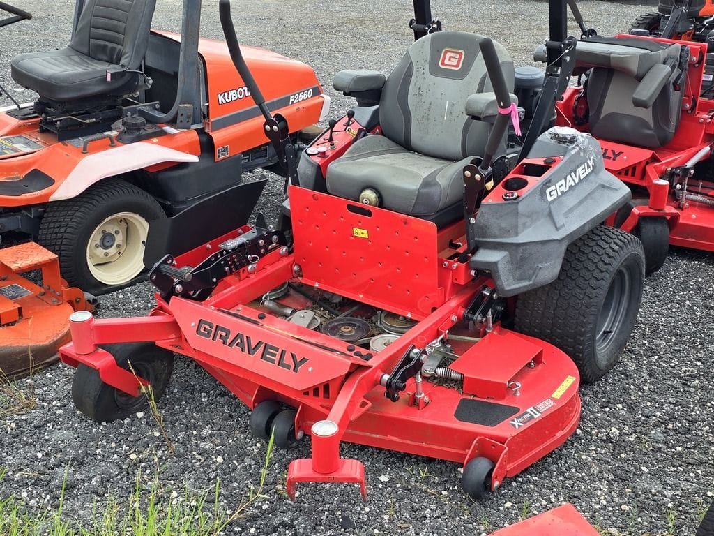 2020 Gravely Pro-Turn 260 Equipment Image0