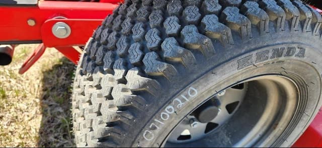 Image of Gravely Pro-Turn 252 equipment image 4