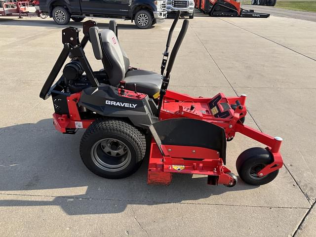 Image of Gravely Pro-Turn Z equipment image 4