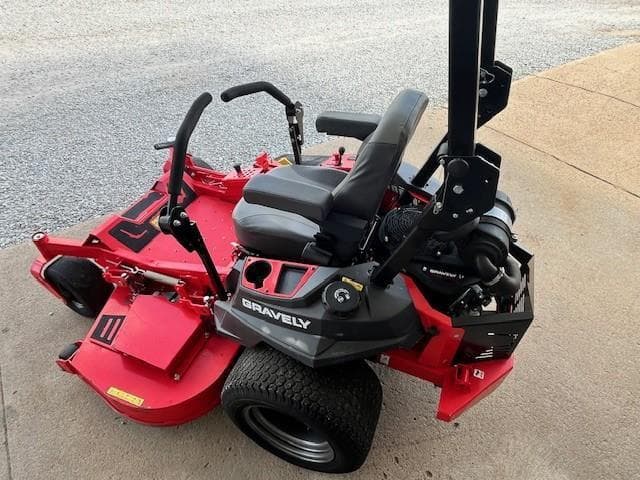 Image of Gravely Pro-Turn Z60 equipment image 2