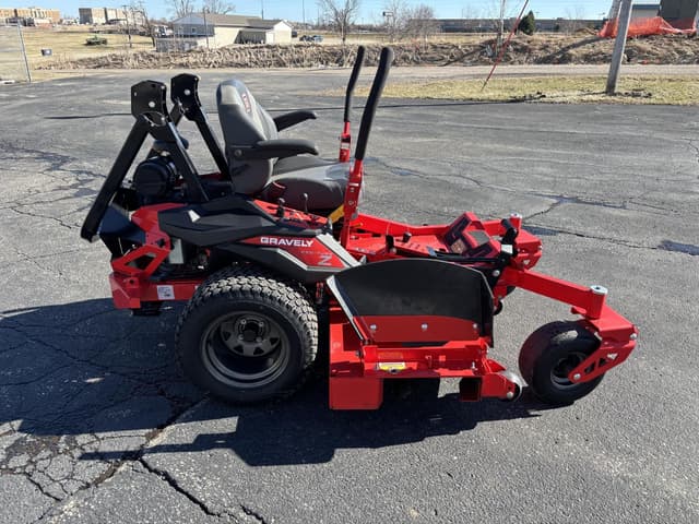 Image of Gravely Pro-Turn Z60 equipment image 3