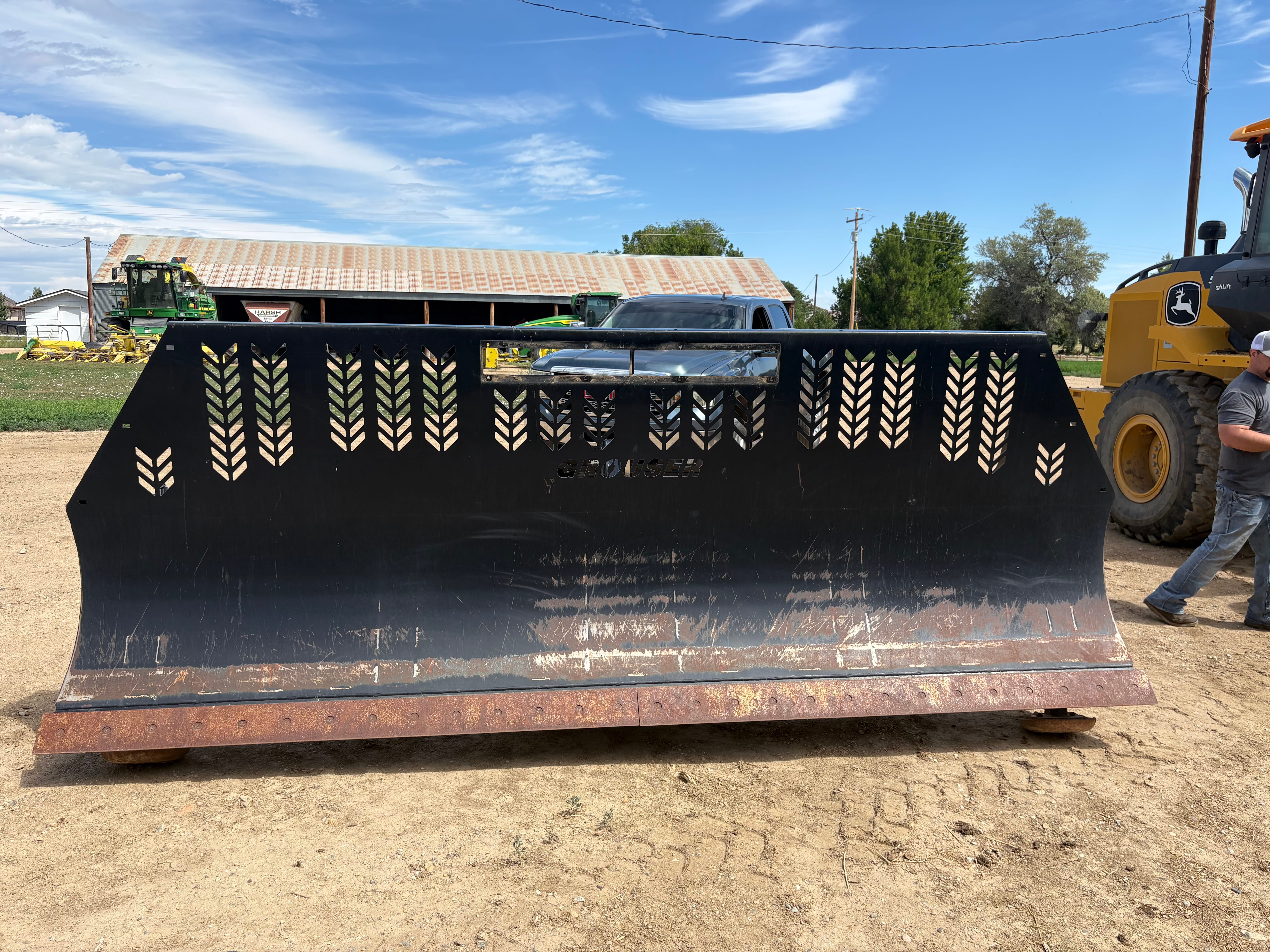 2021 Grouser AG240 Equipment Image0