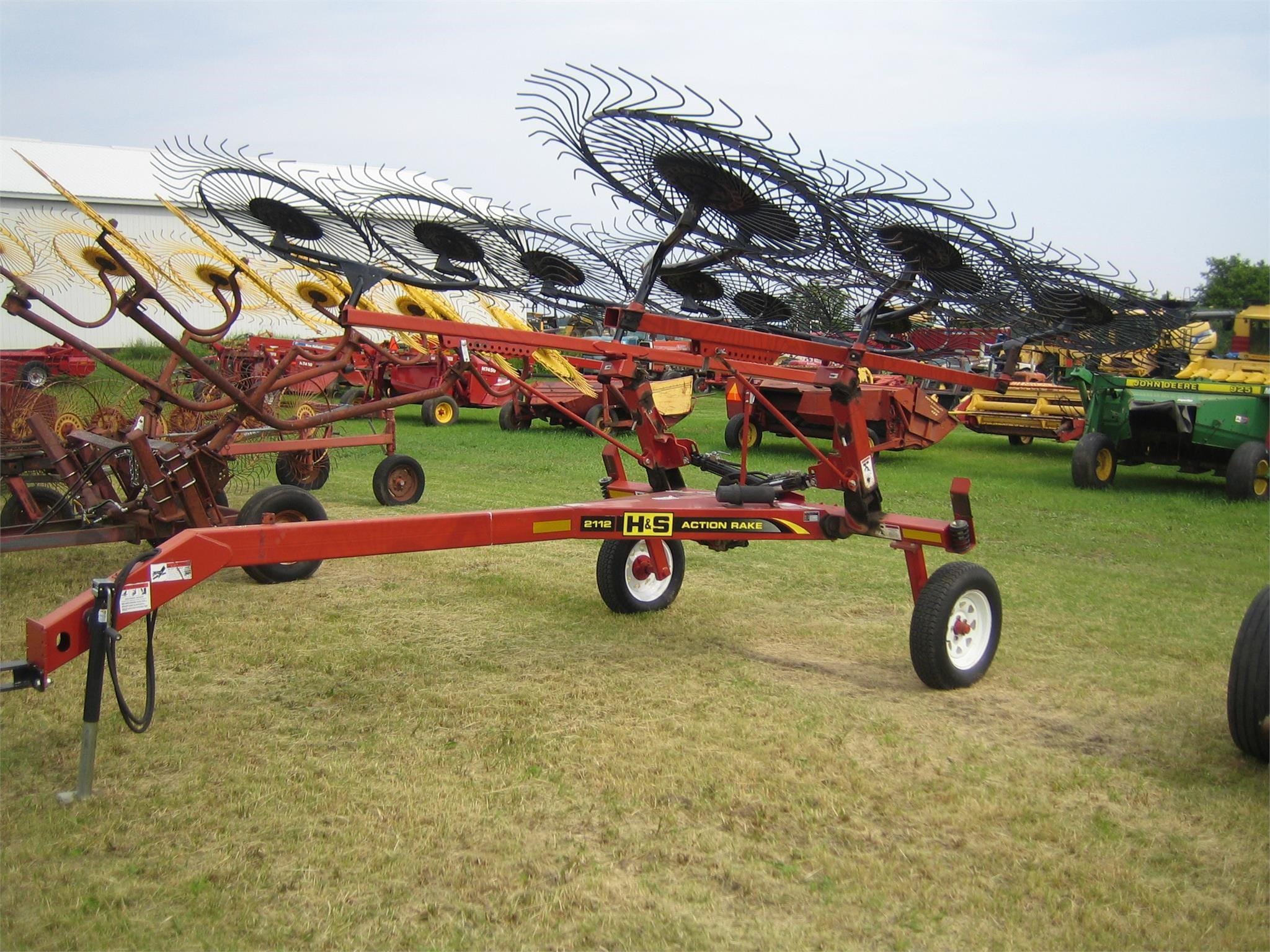 2020 H&S AR2112 Equipment Image0