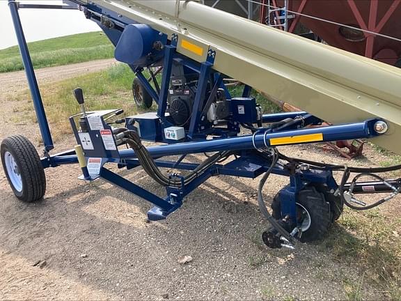 2020 Harvest International 1545 Equipment Image0