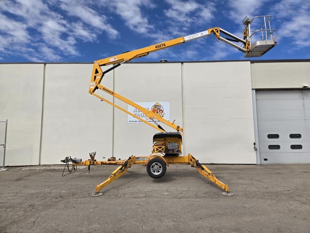 Image of Haulotte 4527A equipment image 2