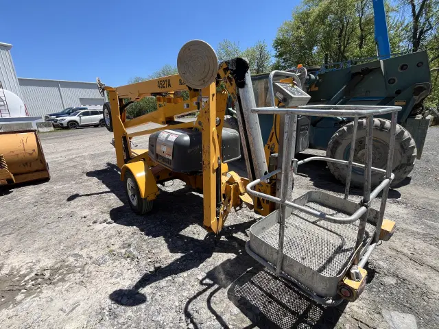 Image of Haulotte 4527A equipment image 4