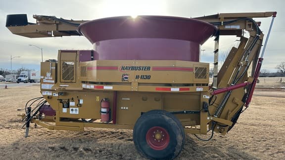 Image of Haybuster H-1130 equipment image 1