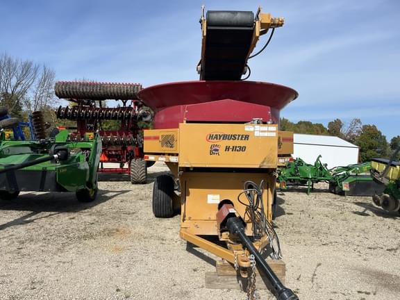 Image of Haybuster H-1130 equipment image 1