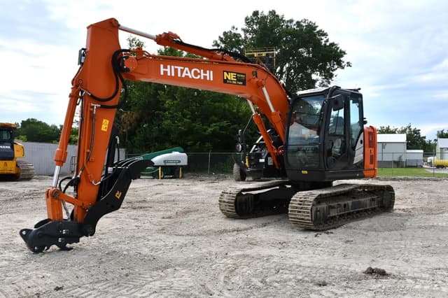 Image of Hitachi ZX135US-6 equipment image 2