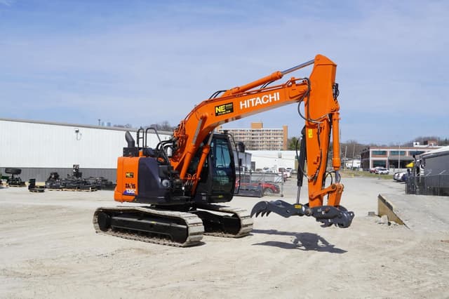 Image of Hitachi ZX135US equipment image 4