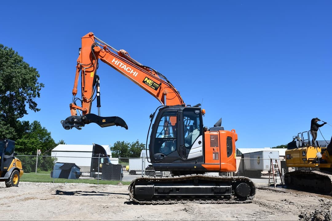 Image of Hitachi ZX135US Primary image