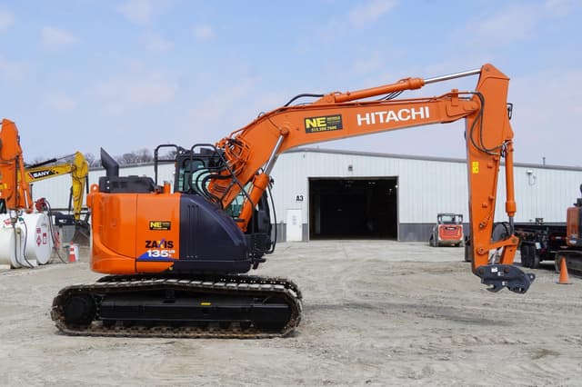 Image of Hitachi ZX135US equipment image 4