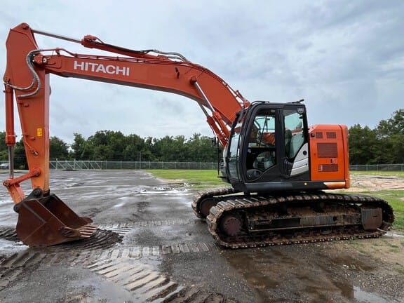 2020 Hitachi ZX225US-6 Equipment Image0