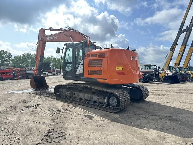 Image of Hitachi ZX225USRLC-6 equipment image 2