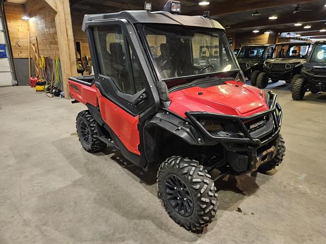 Image of Honda Pioneer 1000 Deluxe equipment image 1