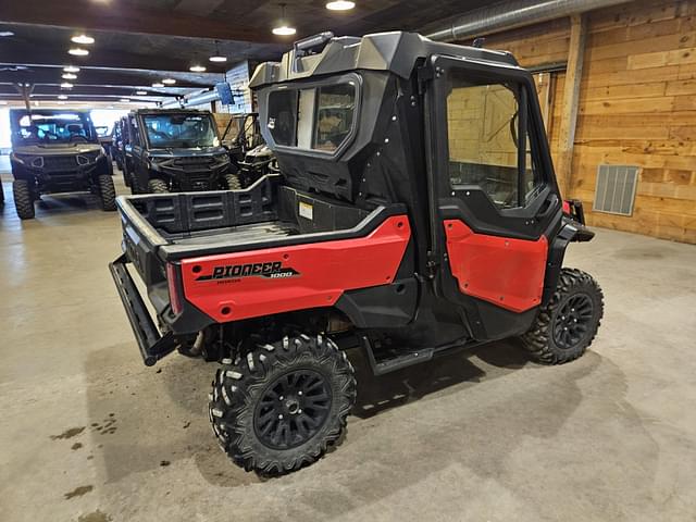 Image of Honda Pioneer 1000 Deluxe equipment image 3