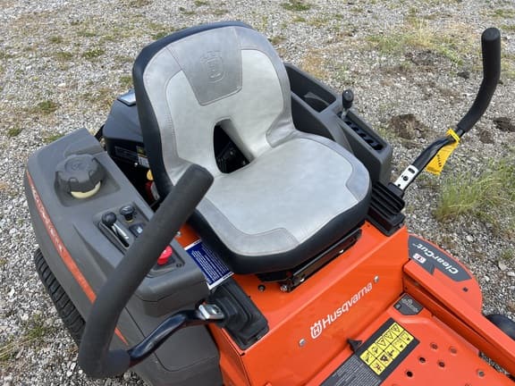 Image of Husqvarna Z248F equipment image 3