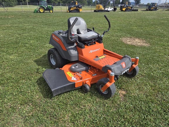2020 Husqvarna Z254F Equipment Image0