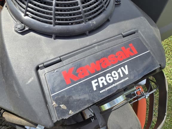 Image of Husqvarna Z254F equipment image 3