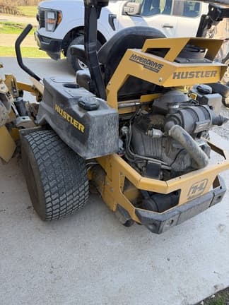 Image of Hustler Super 104 equipment image 2