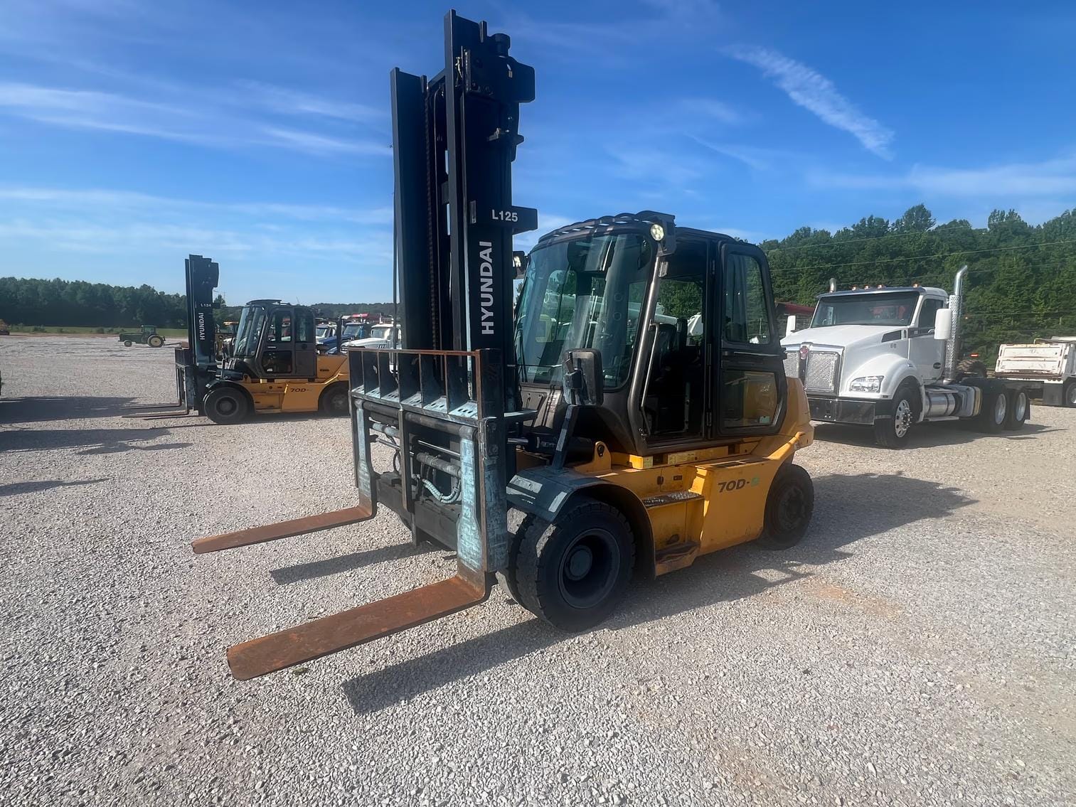 2020 Hyundai 70D-9 Equipment Image0