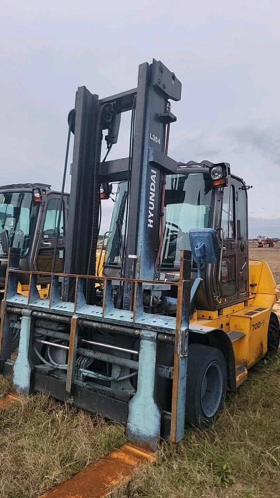 2020 Hyundai 70D-9 Equipment Image0