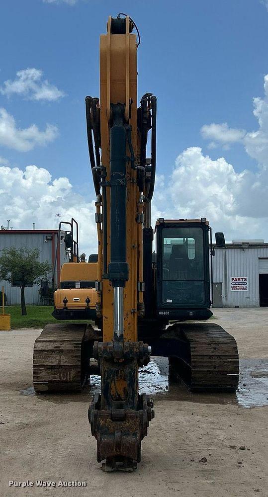 Image of Hyundai HX330L equipment image 1