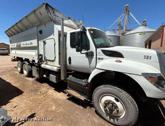 Image of International HV607 equipment image 3