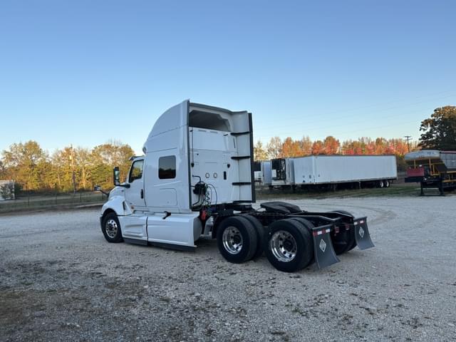 Image of International LT625 equipment image 2