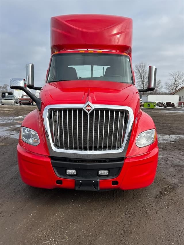 Image of International LT equipment image 1