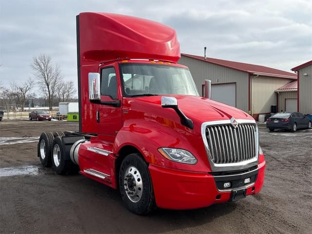 Image of International LT equipment image 2