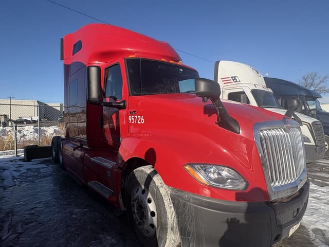 Image of International LT equipment image 3