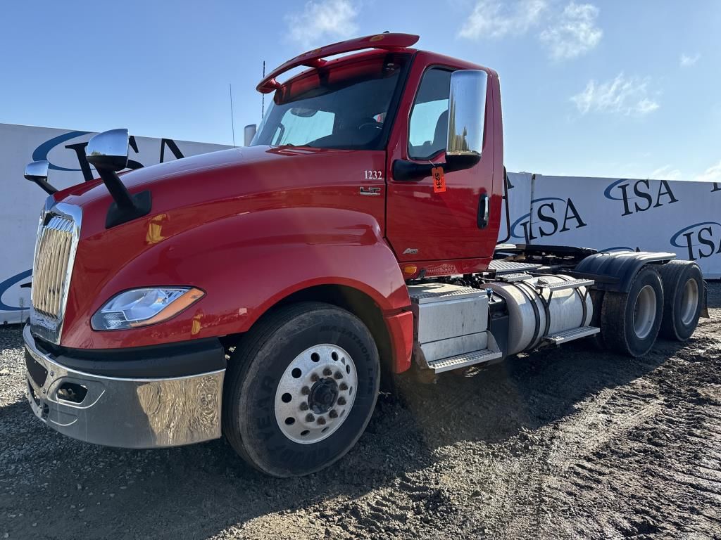 2020 International LT625 Equipment Image0